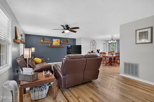 1140 Hillview Drive, Abingdon, VA 24210