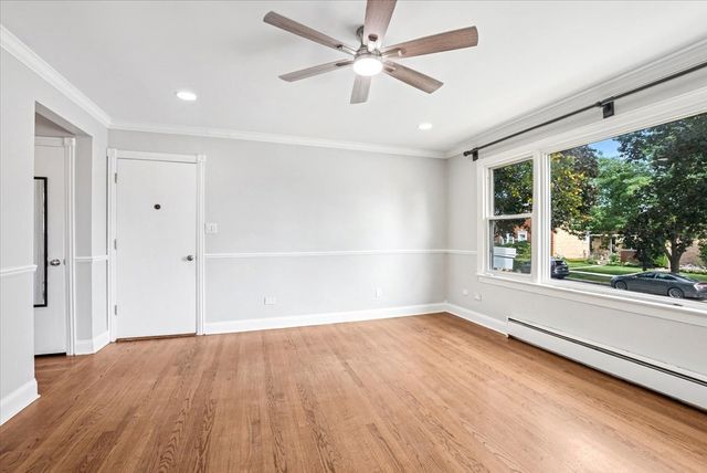 3720 East Avenue 1, Berwyn, IL 60402