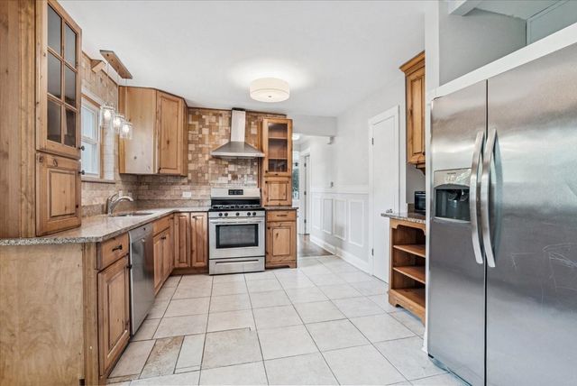 3720 East Avenue 1, Berwyn, IL 60402