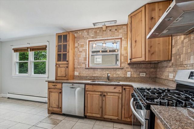 3720 East Avenue 1, Berwyn, IL 60402