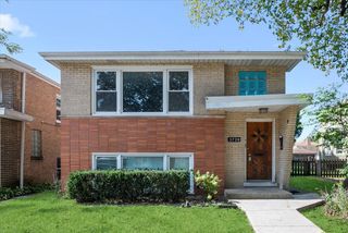 3720 East Avenue 1, Berwyn, IL 60402