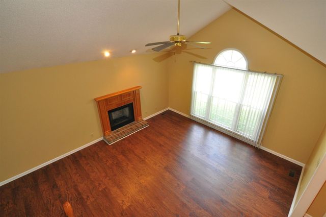 484 Bamburg Dr, Clarksville, TN 37040
