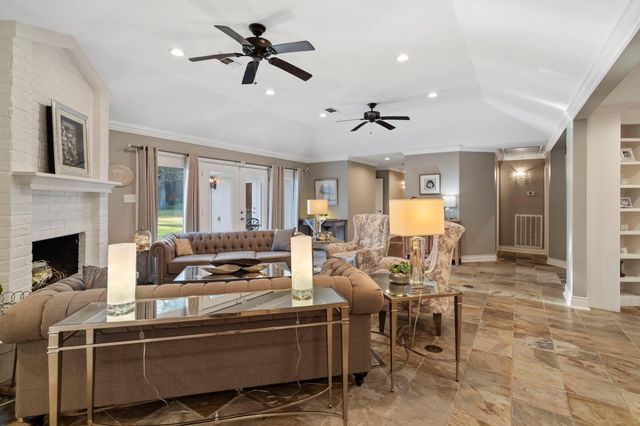 7003 Deerwood Drive, Richmond, TX 77406