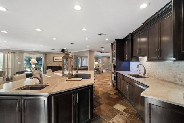7003 Deerwood Drive, Richmond, TX 77406