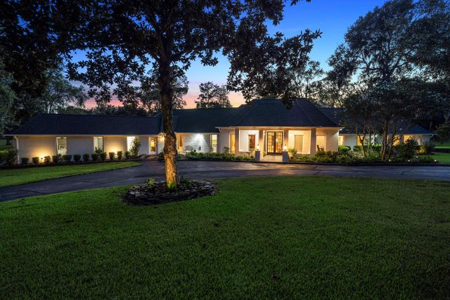 7003 Deerwood Drive, Richmond, TX 77406