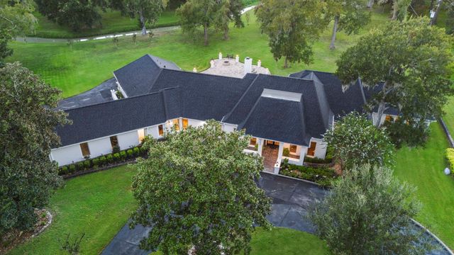 7003 Deerwood Drive, Richmond, TX 77406