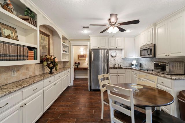 7003 Deerwood Drive, Richmond, TX 77406
