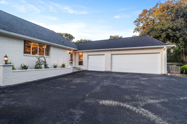 7003 Deerwood Drive, Richmond, TX 77406