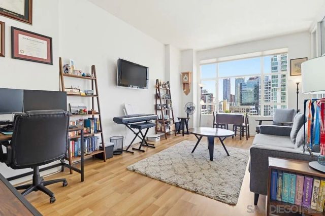 530 K St 1017, San Diego, CA 92101