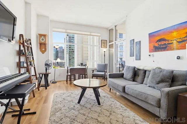 530 K St 1017, San Diego, CA 92101