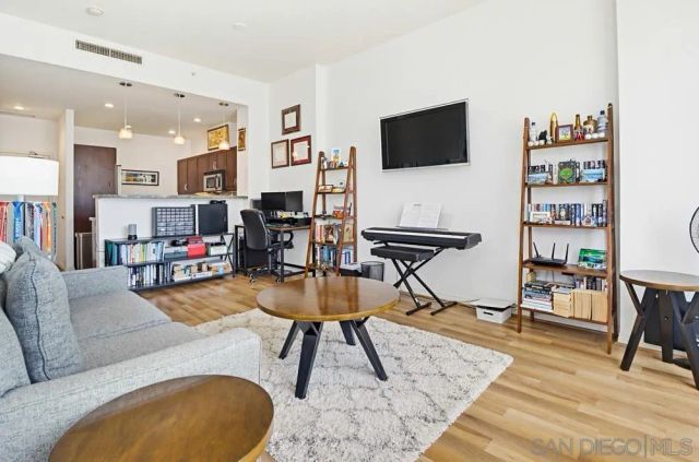 530 K St 1017, San Diego, CA 92101