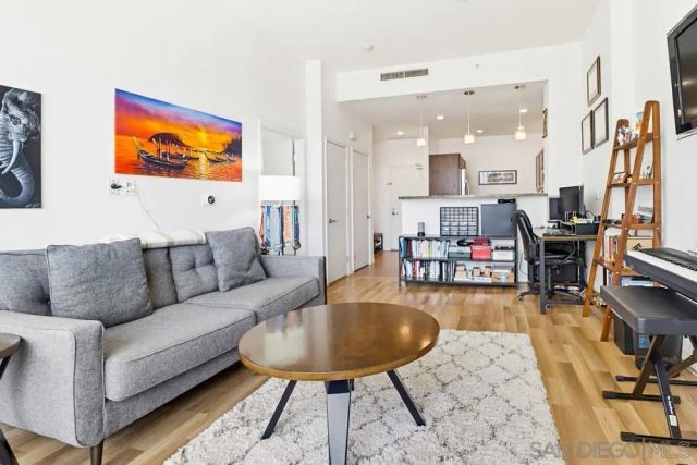 530 K St 1017, San Diego, CA 92101