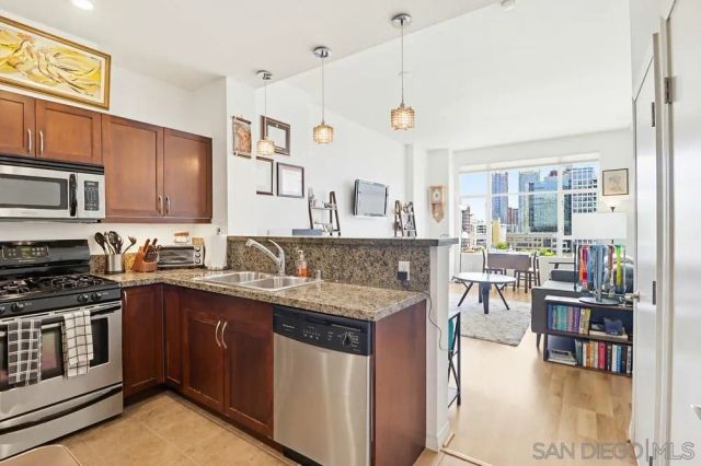 530 K St 1017, San Diego, CA 92101