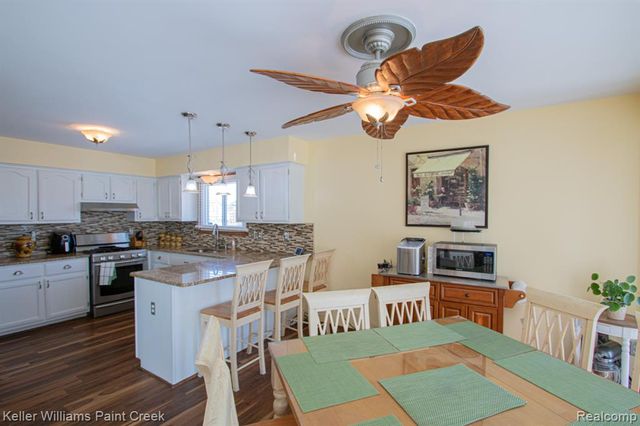 16448 Trailway Drive, Macomb, MI 48042