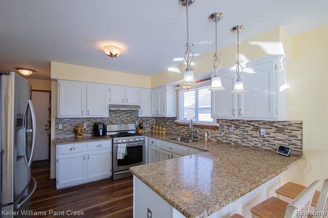 16448 Trailway Drive, Macomb, MI 48042