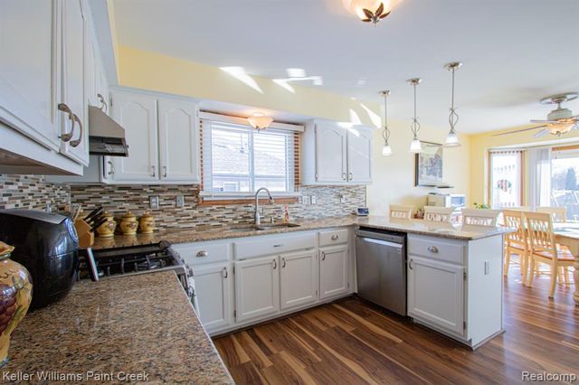 16448 Trailway Drive, Macomb, MI 48042