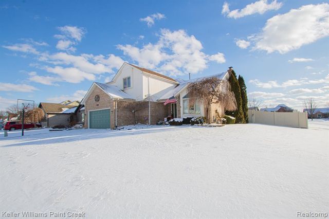 16448 Trailway Drive, Macomb, MI 48042