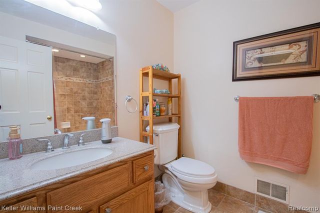 16448 Trailway Drive, Macomb, MI 48042