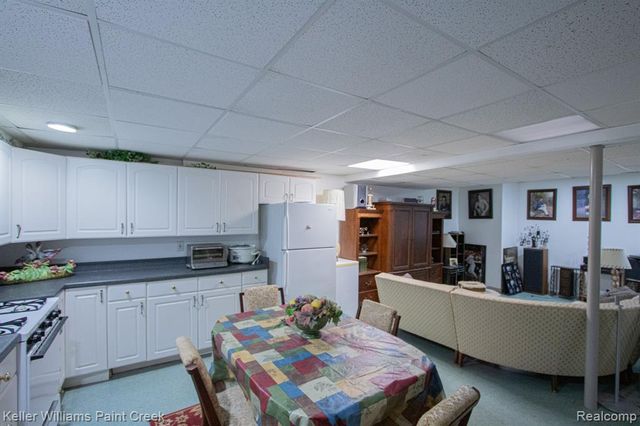 16448 Trailway Drive, Macomb, MI 48042