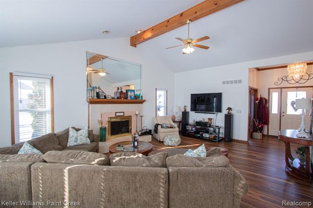 16448 Trailway Drive, Macomb, MI 48042