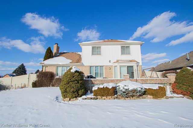 16448 Trailway Drive, Macomb, MI 48042