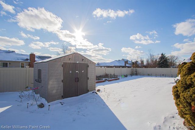 16448 Trailway Drive, Macomb, MI 48042