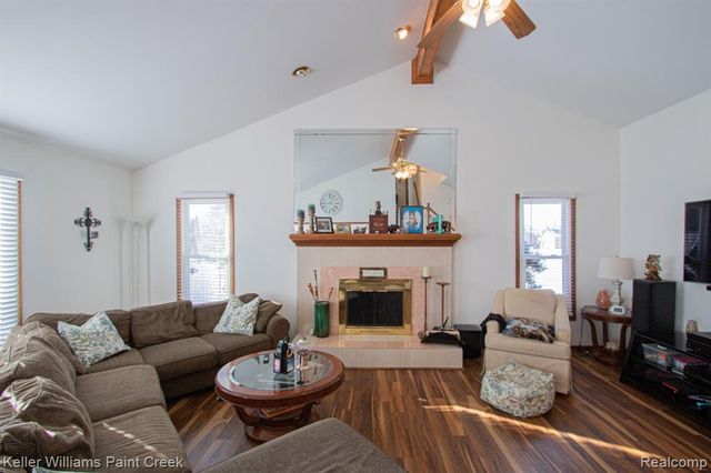 16448 Trailway Drive, Macomb, MI 48042