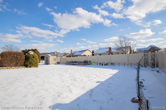 16448 Trailway Drive, Macomb, MI 48042