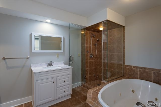 222 First Street 802, Niagara Falls, NY 14303