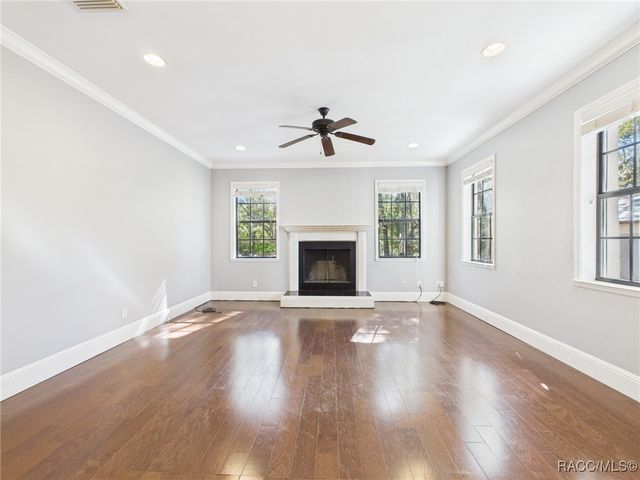 8563 N Maple Avenue, Crystal River, FL 34428