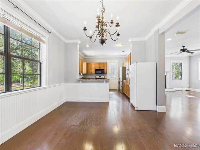 8563 N Maple Avenue, Crystal River, FL 34428