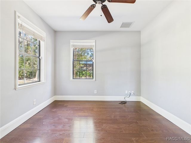 8563 N Maple Avenue, Crystal River, FL 34428