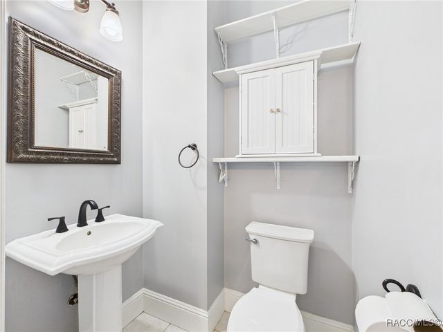 8563 N Maple Avenue, Crystal River, FL 34428