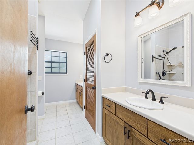 8563 N Maple Avenue, Crystal River, FL 34428