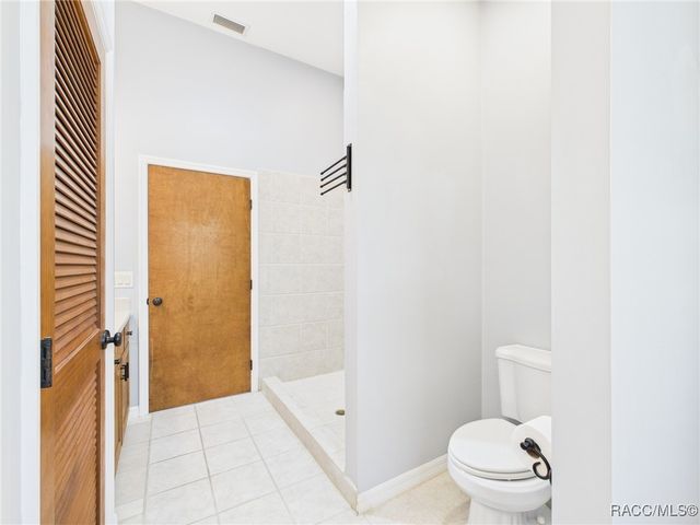 8563 N Maple Avenue, Crystal River, FL 34428