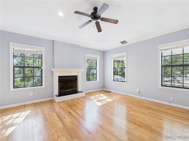 8563 N Maple Avenue, Crystal River, FL 34428