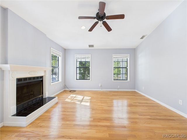 8563 N Maple Avenue, Crystal River, FL 34428