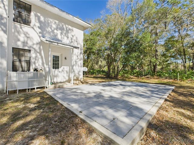 8563 N Maple Avenue, Crystal River, FL 34428