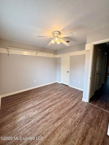 420 Vista Court, Richland, MS 39218
