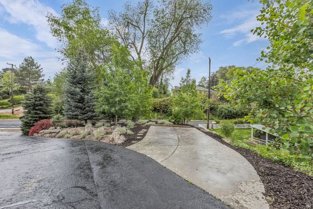 1846 E ORCHARD HOLLOW LN, Holladay, UT 84124