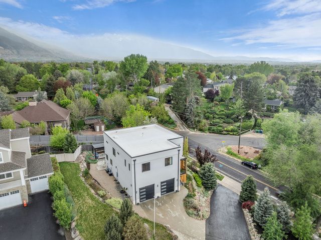 1846 E ORCHARD HOLLOW LN, Holladay, UT 84124