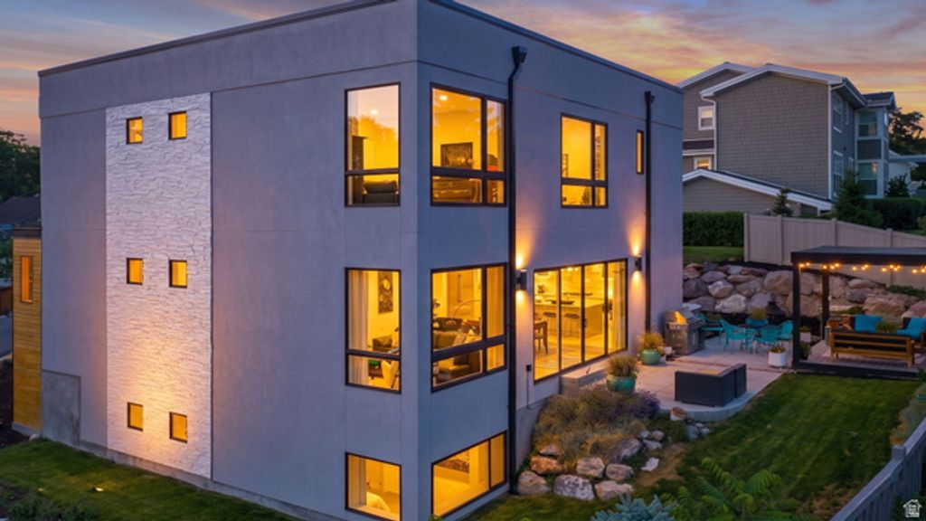 1846 E ORCHARD HOLLOW LN, Holladay, UT 84124