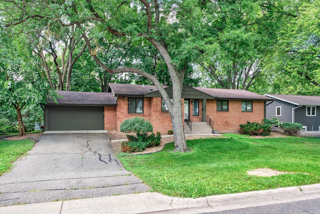 2040 Utah Avenue S, Saint Louis Park, MN 55426