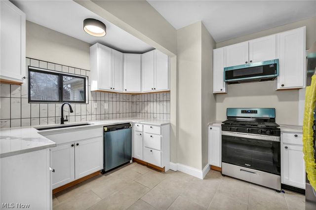 13910 Bartlett Avenue, Cleveland, OH 44120