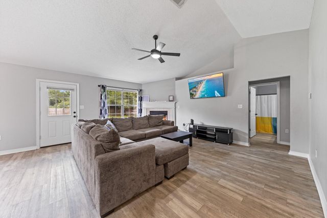 5123 Whitehurst Lane, Crestview, FL 32536