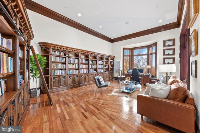 612 RIVERCREST DR, Mclean, VA 22101