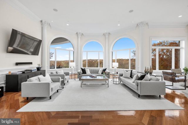 612 RIVERCREST DR, Mclean, VA 22101