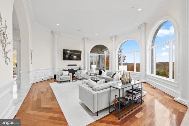 612 RIVERCREST DR, Mclean, VA 22101