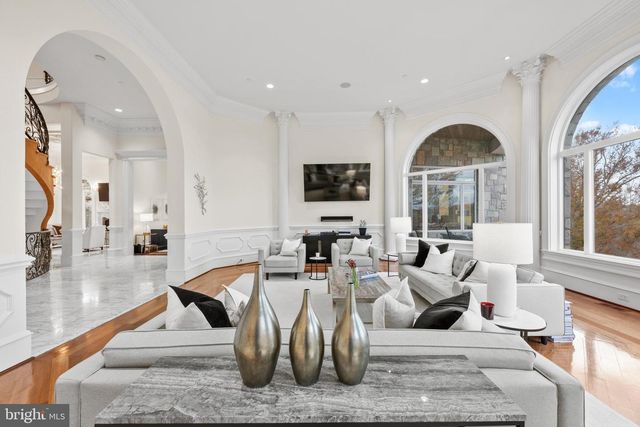 612 RIVERCREST DR, Mclean, VA 22101