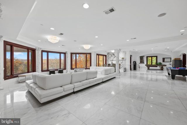 612 RIVERCREST DR, Mclean, VA 22101